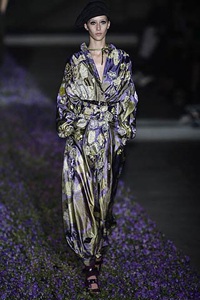 BST xuân/hè 2007 của Yves Saint Laurent - 10