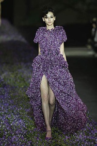 BST xuân/hè 2007 của Yves Saint Laurent - 24