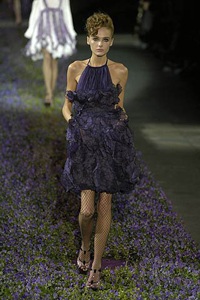 BST xuân/hè 2007 của Yves Saint Laurent - 21