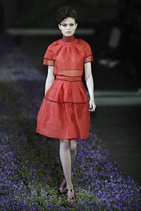 BST xuân/hè 2007 của Yves Saint Laurent - 20