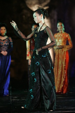 Thiên đường biển đêm  - 13