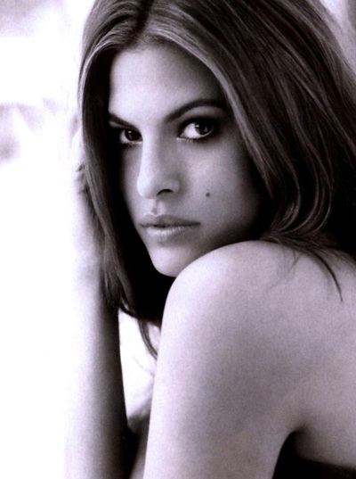 Eva Mendes không ngại chuyện "khoe thân" - 7