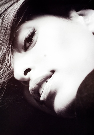 Eva Mendes không ngại chuyện "khoe thân" - 10
