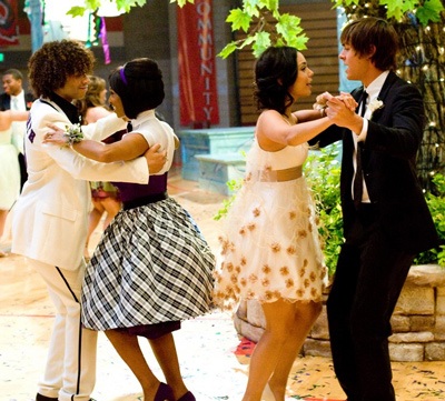 Xem trước phim “ăn khách” High School Musical 3 - 9