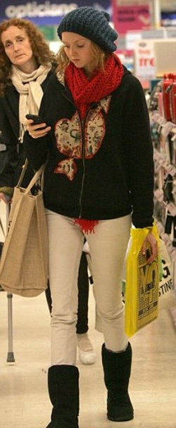 Siêu mẫu Lily Cole bắt đầu “đời” sinh viên - 3