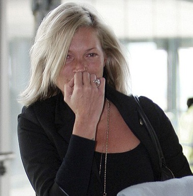 Kate Moss: Già và xấu khi không trang điểm - 5