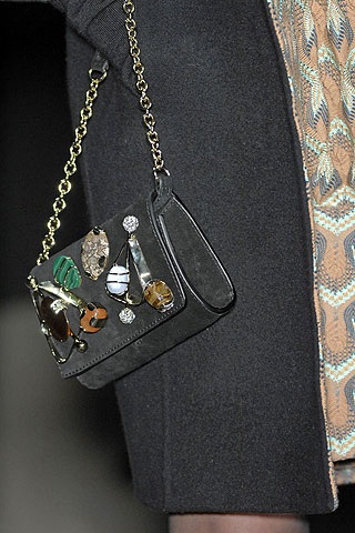 Những mẫu túi “sành điệu” - 18