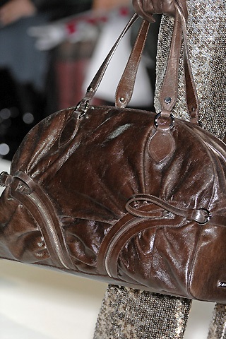 Những mẫu túi “sành điệu” - 19