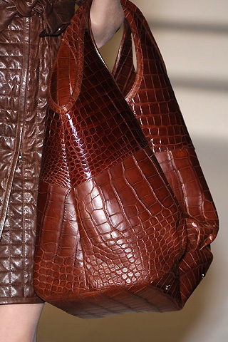 Những mẫu túi “sành điệu” - 2