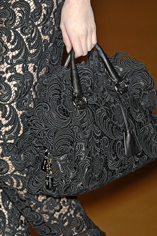 Những mẫu túi “sành điệu” - 21