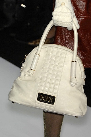 Những mẫu túi “sành điệu” - 4