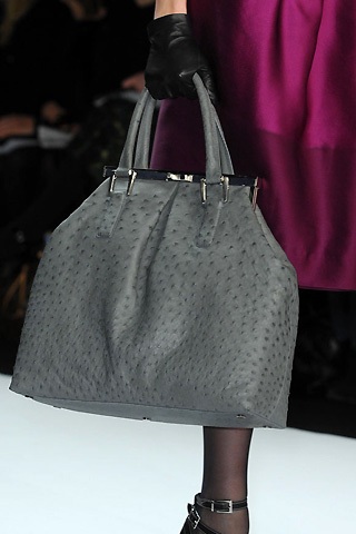 Những mẫu túi “sành điệu” - 5