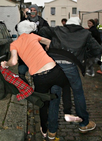 Chồng Amy Winehouse đã ra tù - 7 Chồng Amy Winehouse đã ra tù - 7