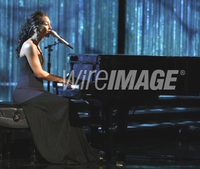 Các màn trình diễn “nóng” tại American Music Awards - 25 Các màn trình diễn “nóng” tại American Music Awards - 25