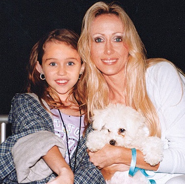 Bộ ảnh "độc" của Miley Cyrus - 10 Bộ ảnh "độc" của Miley Cyrus - 10