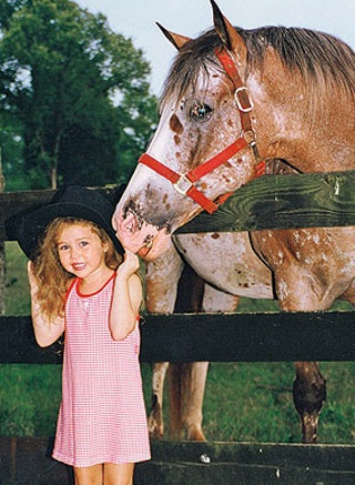 Bộ ảnh "độc" của Miley Cyrus - 4 Bộ ảnh "độc" của Miley Cyrus - 4