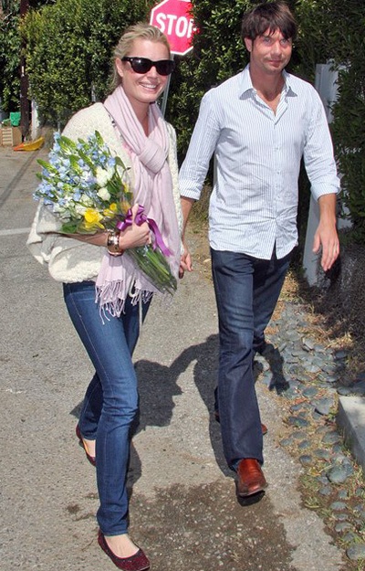 Rebecca Romijn phủ nhận tin thụ tinh nhân tạo - 4 Rebecca Romijn phủ nhận tin thụ tinh nhân tạo - 4