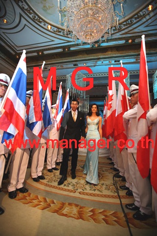 Chiêm ngưỡng đám cưới xa hoa của Hoa hậu hoàn vũ - 2 Chiêm ngưỡng đám cưới xa hoa của Hoa hậu hoàn vũ - 2