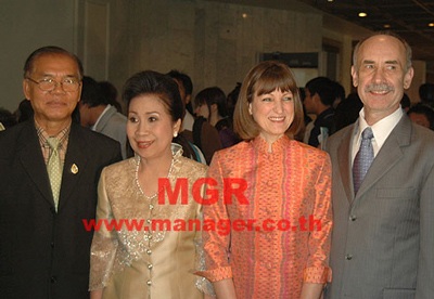 Chiêm ngưỡng đám cưới xa hoa của Hoa hậu hoàn vũ - 3 Chiêm ngưỡng đám cưới xa hoa của Hoa hậu hoàn vũ - 3