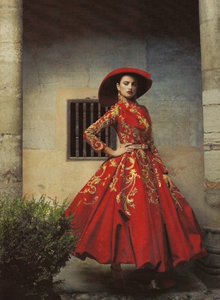 Penelope Cruz: Vẻ đẹp xa hoa - 6