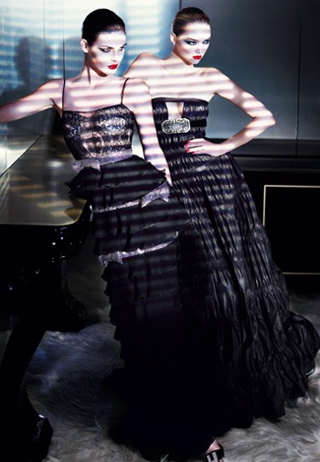 Ba “chân dài” trong chiến dịch quảng cáo của Valentino - 10 Ba “chân dài” trong chiến dịch quảng cáo của Valentino - 10