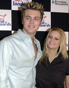 Cựu thành viên nhóm Westlife đính hôn - 2