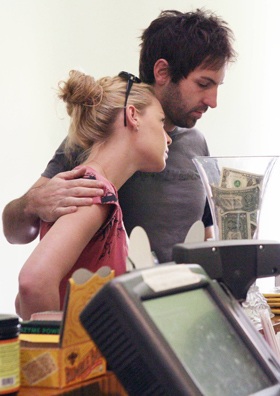 Katherine Heigl rất mong chờ đám cưới - 2