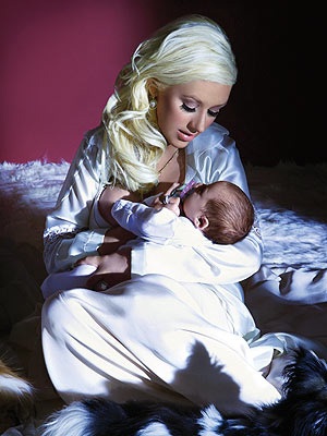Ngắm bé trai của Christina Aguilera - 4