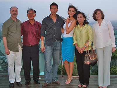 Hoa hậu Natalie Glebova nổi tiếng hơn sau khi kết hôn - 6 Hoa hậu Natalie Glebova nổi tiếng hơn sau khi kết hôn - 6