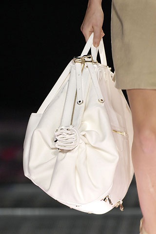 Phụ trang quyến rũ của Versace - 24 Phụ trang quyến rũ của Versace - 24