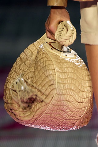 Phụ trang quyến rũ của Versace - 22 Phụ trang quyến rũ của Versace - 22