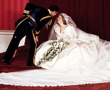 Những chiếc váy cưới đẹp nhất - 4