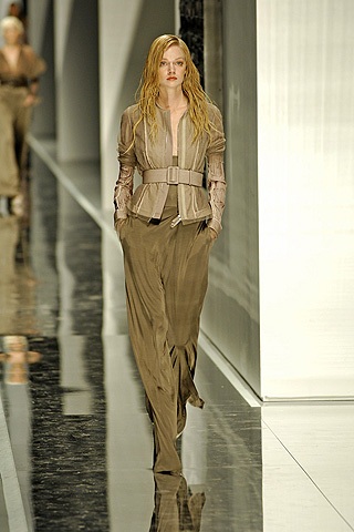 BST xuân/hè 2008 của Gianfranco Ferré - 11