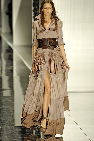 BST xuân/hè 2008 của Gianfranco Ferré - 21