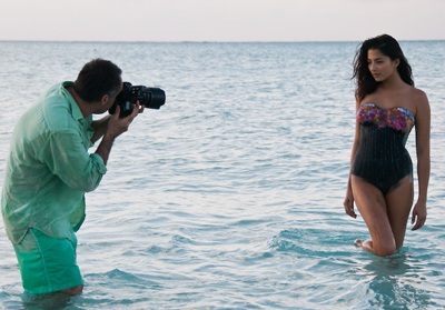 Siêu mẫu gốc Á cũng “mặc” bikini…vẽ - 13 Siêu mẫu gốc Á cũng “mặc” bikini…vẽ - 13