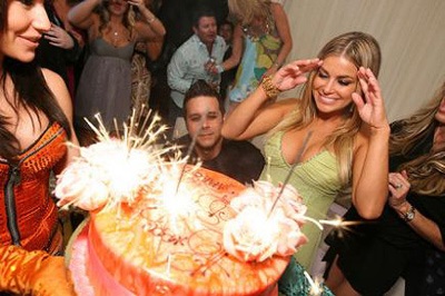 “Quả bom sex” khoe tình nhân mới - 8 “Quả bom sex” khoe tình nhân mới - 8