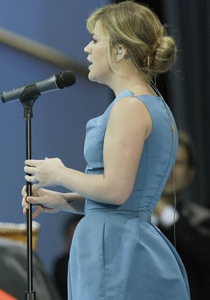 Kelly Clarkson được hát cho Giáo hoàng nghe - 1