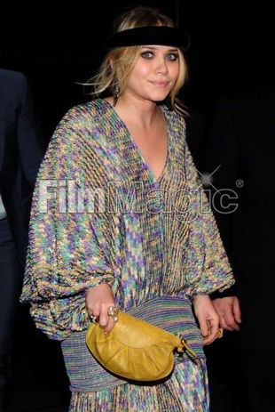 Mary Kate Olsen với “thời trang kinh dị” - 1
