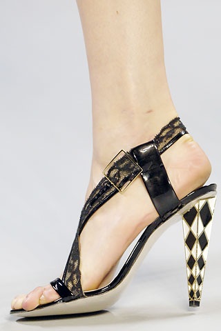 BST xăng đan của Viktor & Rolf và Derek Lam - 7