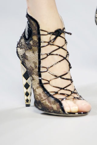 BST xăng đan của Viktor & Rolf và Derek Lam - 6