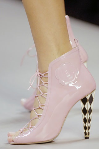 BST xăng đan của Viktor & Rolf và Derek Lam - 5