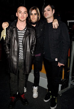 Chiến thắng thuộc về nữ ca sĩ Fergie, Pink... - 1