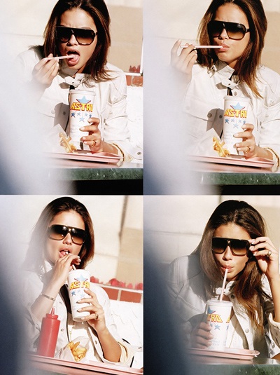 Chùm ảnh “lạ” của siêu mẫu Adriana Lima    - 16