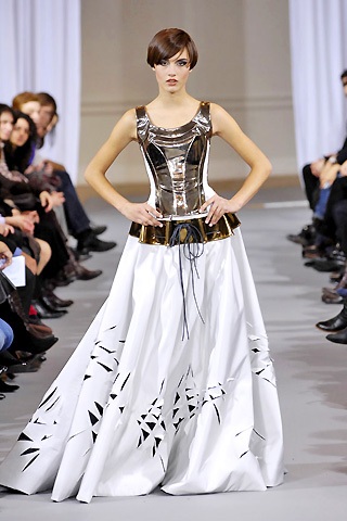 Vẻ đẹp xa hoa của Dominique Sirop - 17