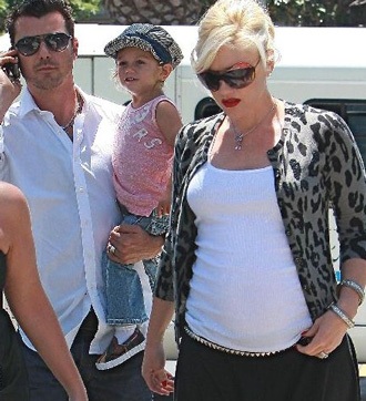 Gia đình Gwen Stefani đi tắm biển - 3