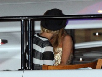 Lindsay Lohan công khai hôn người đồng giới - 3 Lindsay Lohan công khai hôn người đồng giới - 3