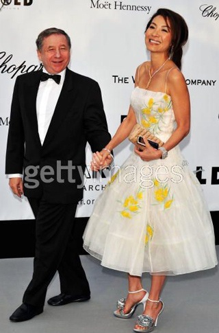 “Sao” tỏa sáng tại bữa tiệc từ thiện - 1 “Sao” tỏa sáng tại bữa tiệc từ thiện - 1