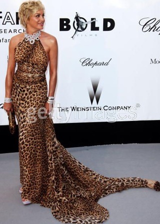 “Sao” tỏa sáng tại bữa tiệc từ thiện - 9 “Sao” tỏa sáng tại bữa tiệc từ thiện - 9