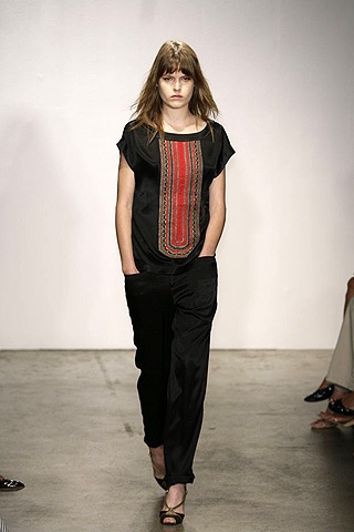 Vẻ đẹp lãng mạn trong BST Sari Gueron - 7