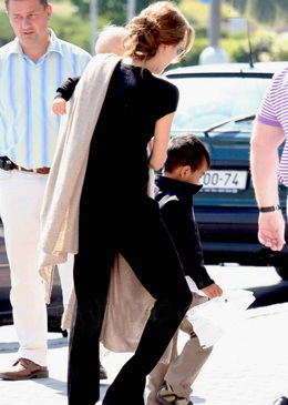 Hình ảnh đại gia đình "ông bà Smith" tại LHP Cannes - 3